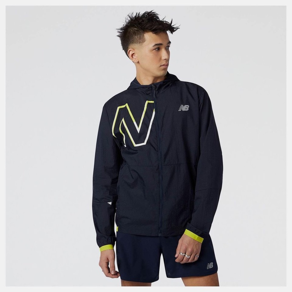 BRAND NEW men new balance printed impact run packable light jacket size XL